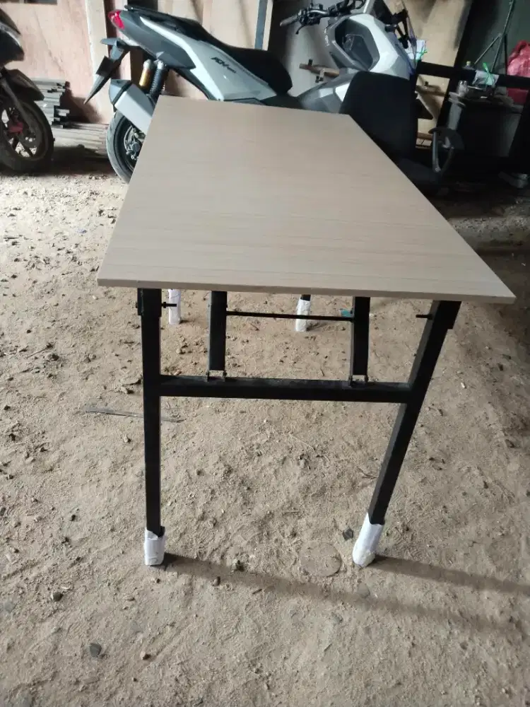 Meja lipat engsel portable praktis