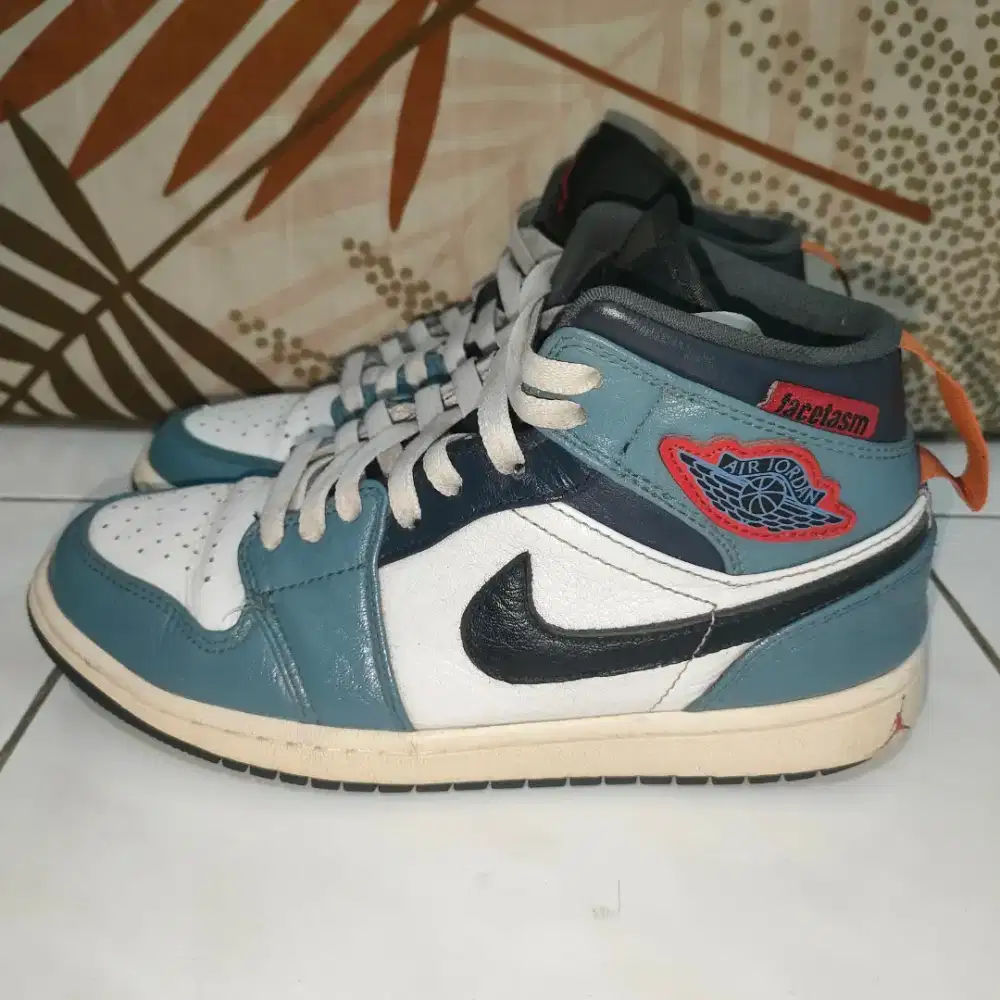 (Preloved) Nike Air Jordan 1 Mid Fearless Facetasm