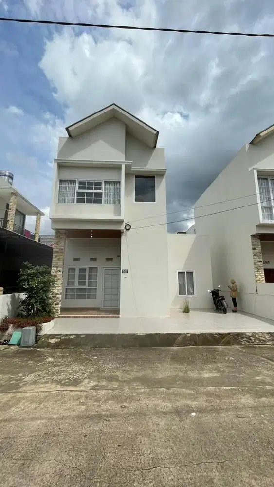 Disewakan Rumah 2Lt, Tengah Kota Palembang