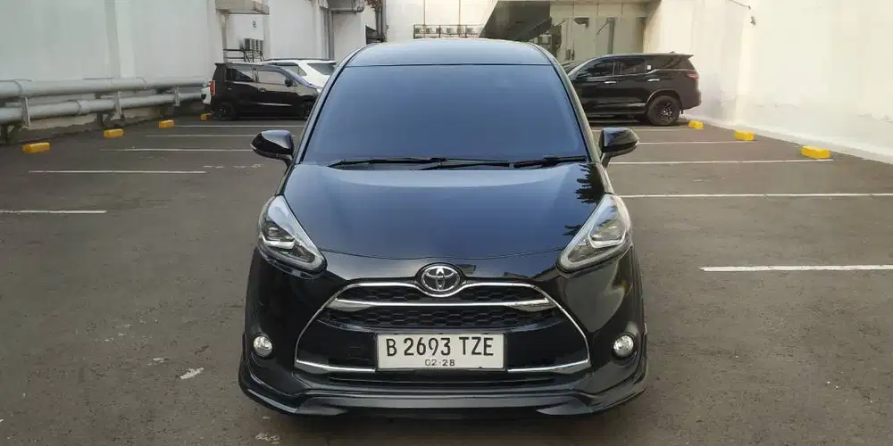 Toyota Sienta 1.5 Q CVT 2017 Hitam KM70Rbuan Record  No laka Banjir