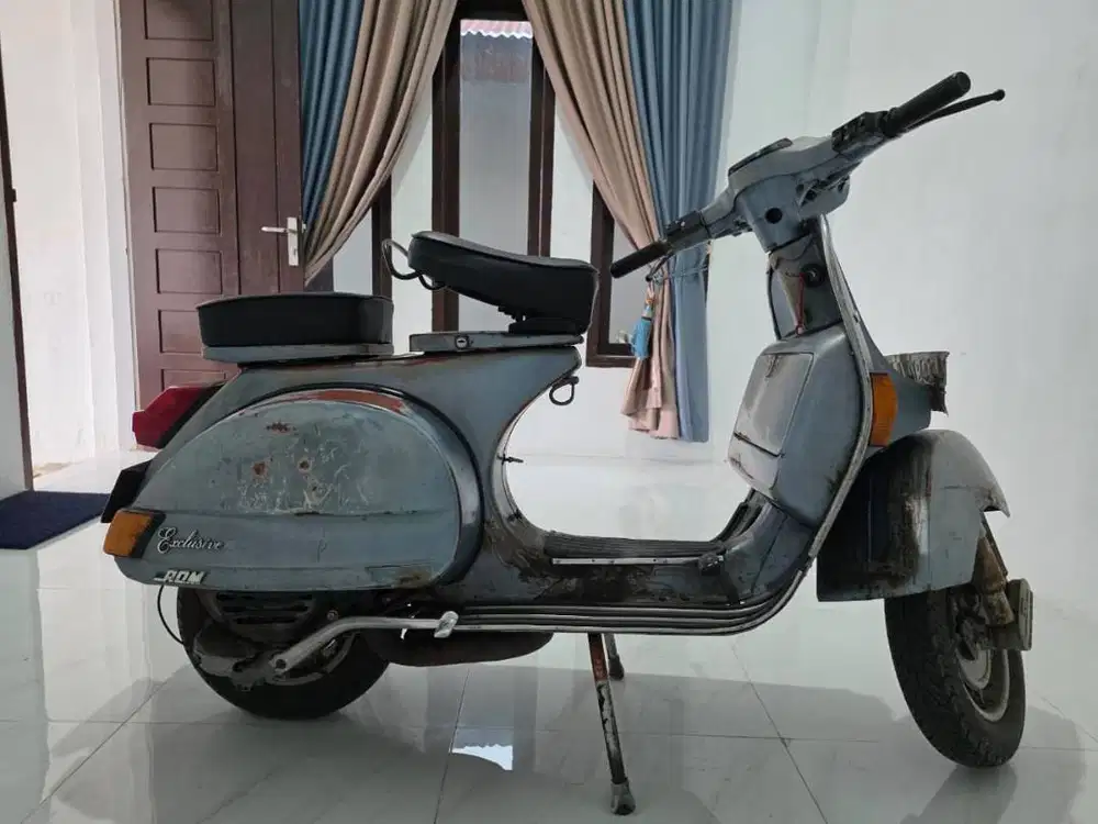 Vespa Exclusive II Tahun 1987 Cat Original Full Paper