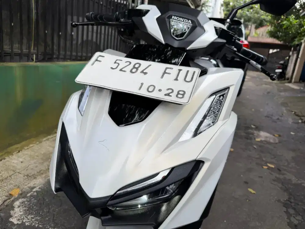 VARIO 160 ABS 2023 PUTIH MULUS
