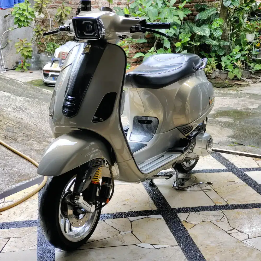 vespa matic s150 3v 2013 lengkap pajak off 1tahun plat z tasik