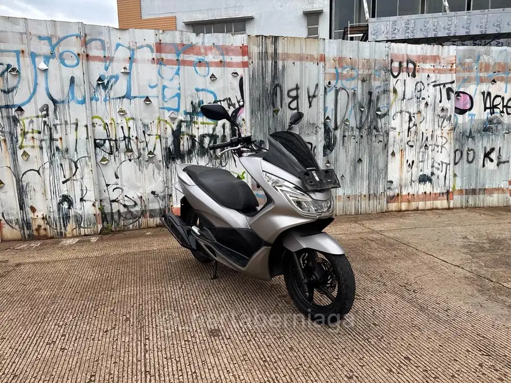 HONDA PCX CBU VIETNAM 2016