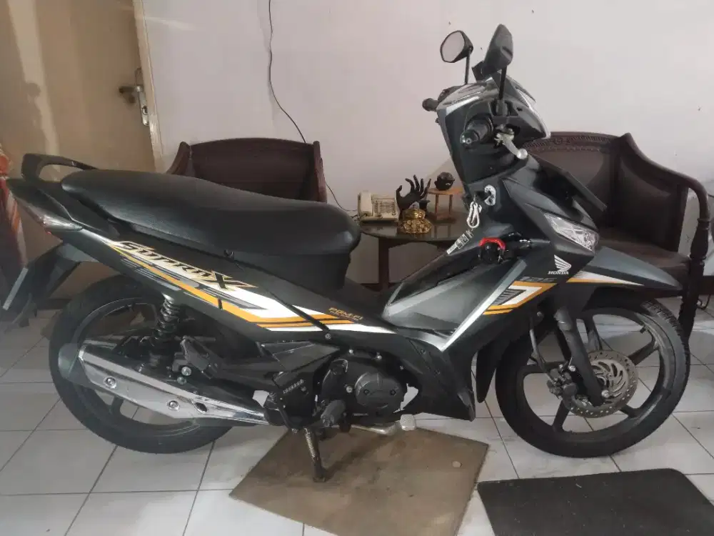 MOTOR HONDA SUPRA X 125CC BEKAS 95% baru jalan 300km