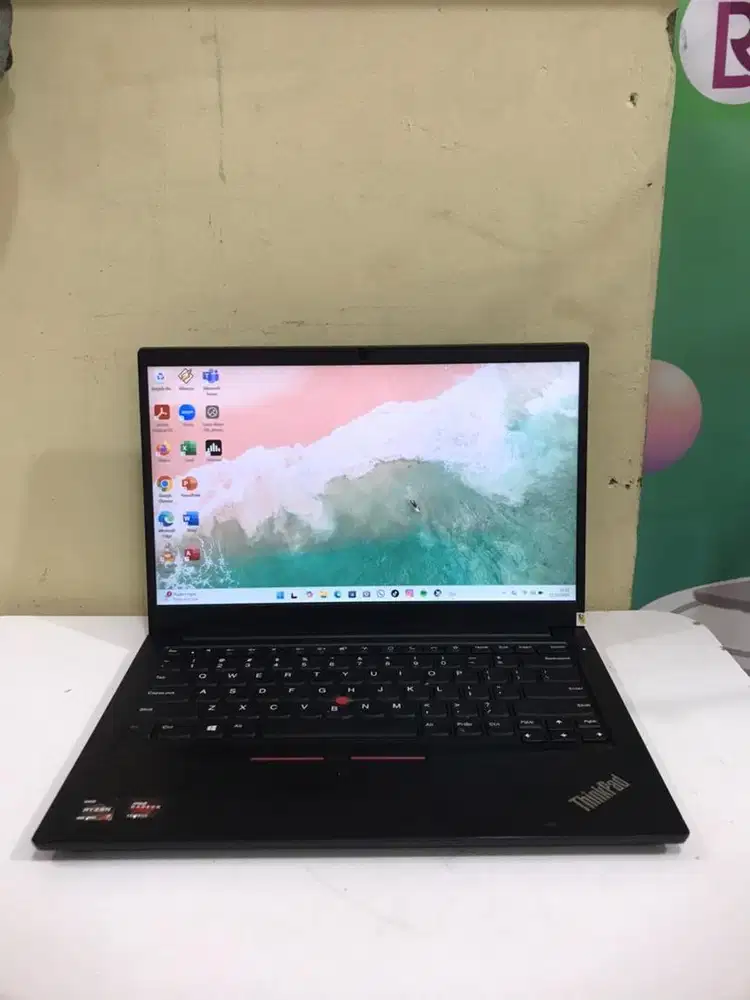 Lenovo E14 Ryzen 7 pro harga pelajar