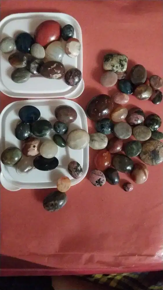 Berbagai macam batu aseli