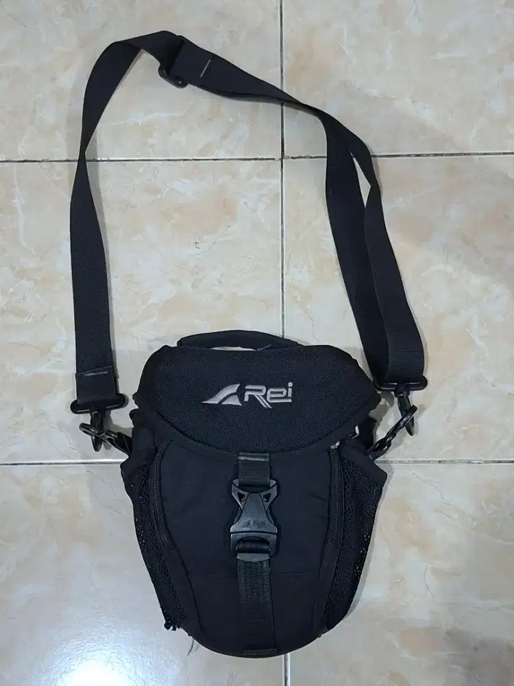 Tas kamera DSLR Mirorlens merk ARei muat 1 kamera