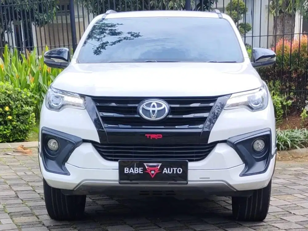 Toyota Fortuner 2.4 VRZ TRD 2018