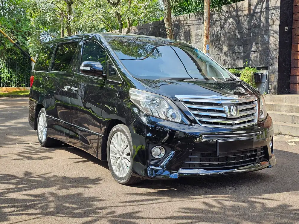 TOYOTA ALPHARD SC PREMIUM SOUND AT 2013 KM LOW GOOD CONDITION !!