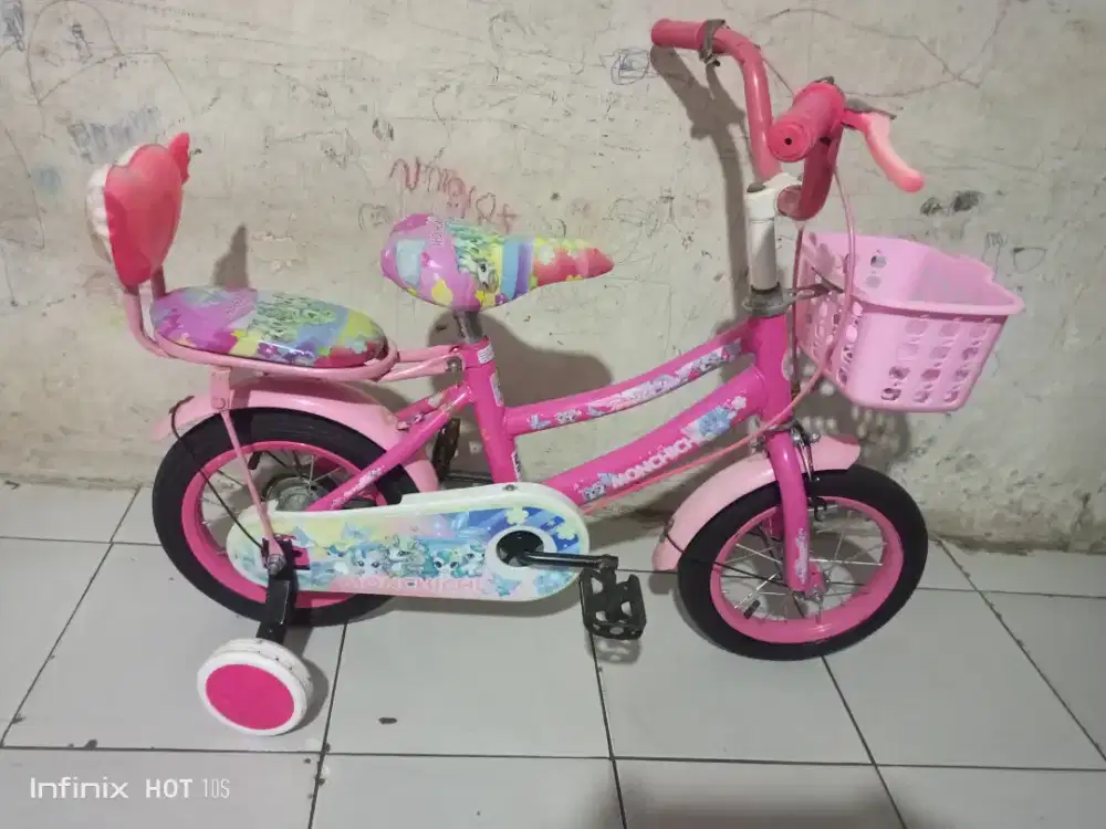 Sepeda anak cewek ukuran 12 PLUS RODA BANTU KOKOH SIAP PAKAI