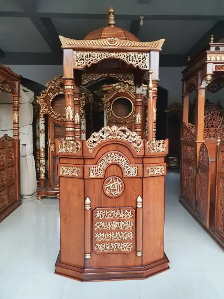Mimbar masjid ukir kayu jati besar