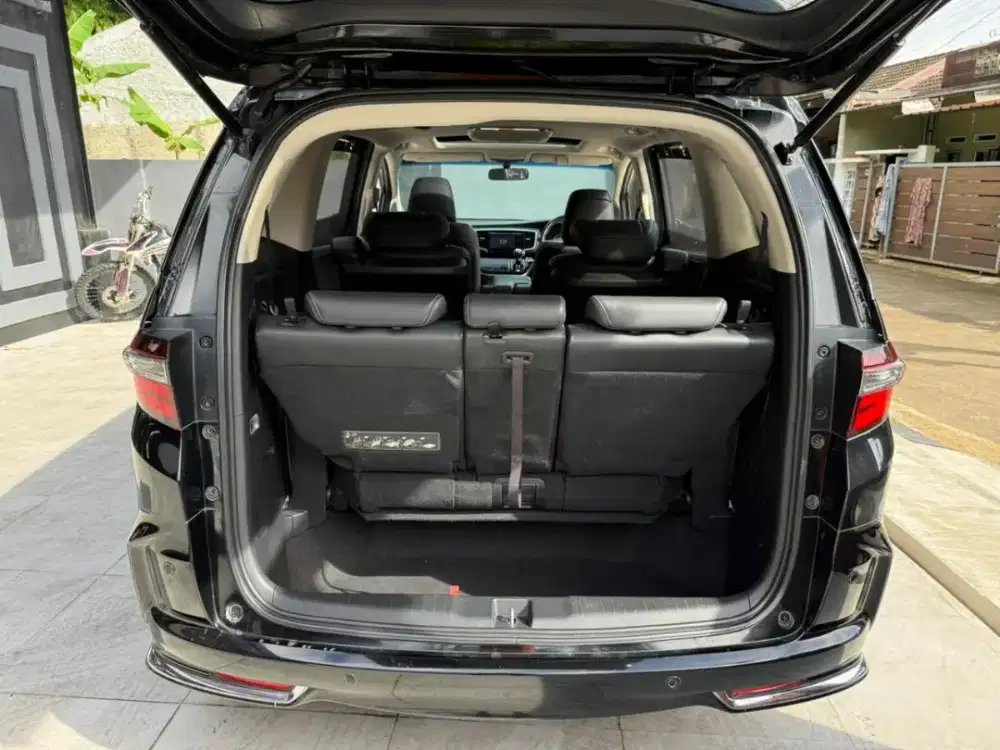 Honda Odyssey 2.4 E CVT 2018 Hitam