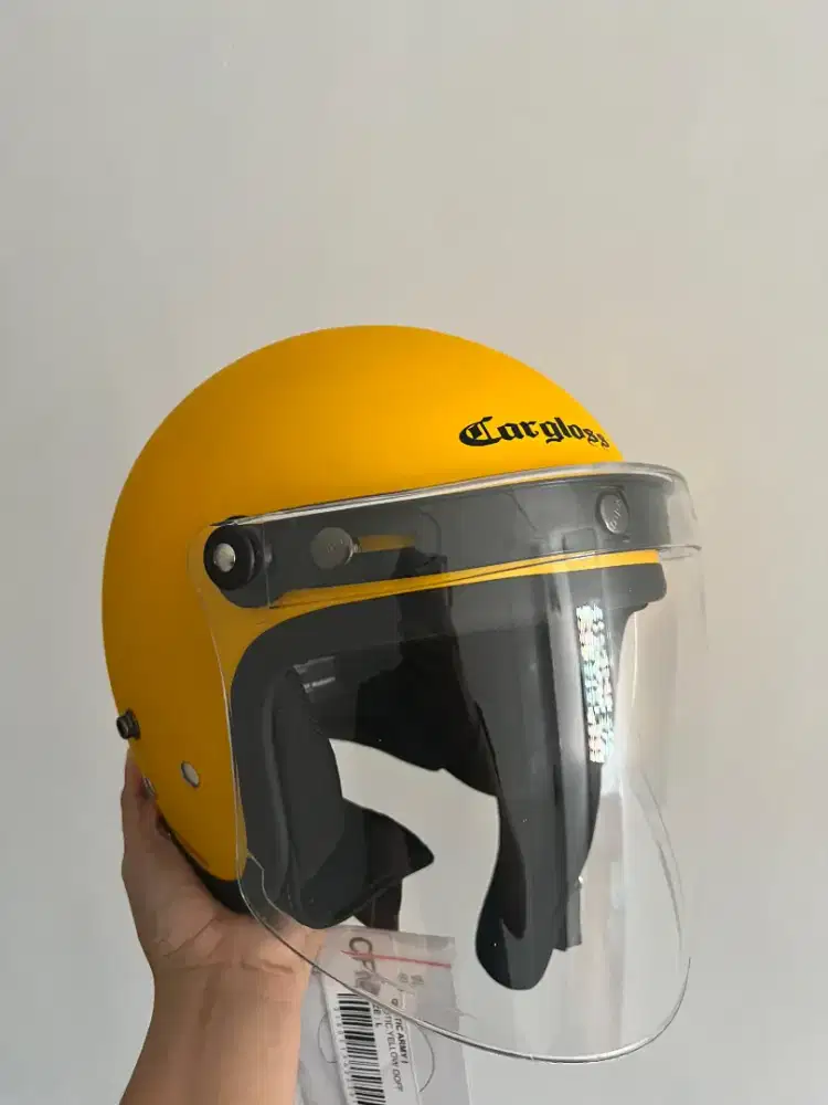 Helm Cargloss Gothic Army I
Warna Exotic Yellow Doff
Size L