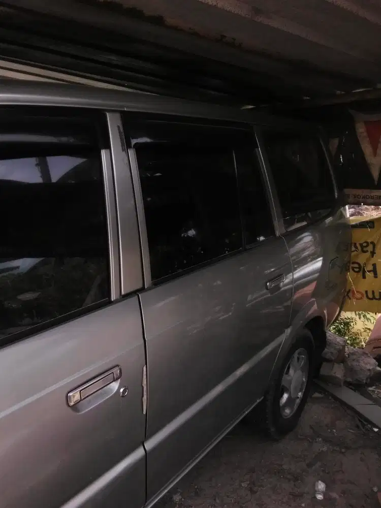 Toyota Kijang 2004 Bensin