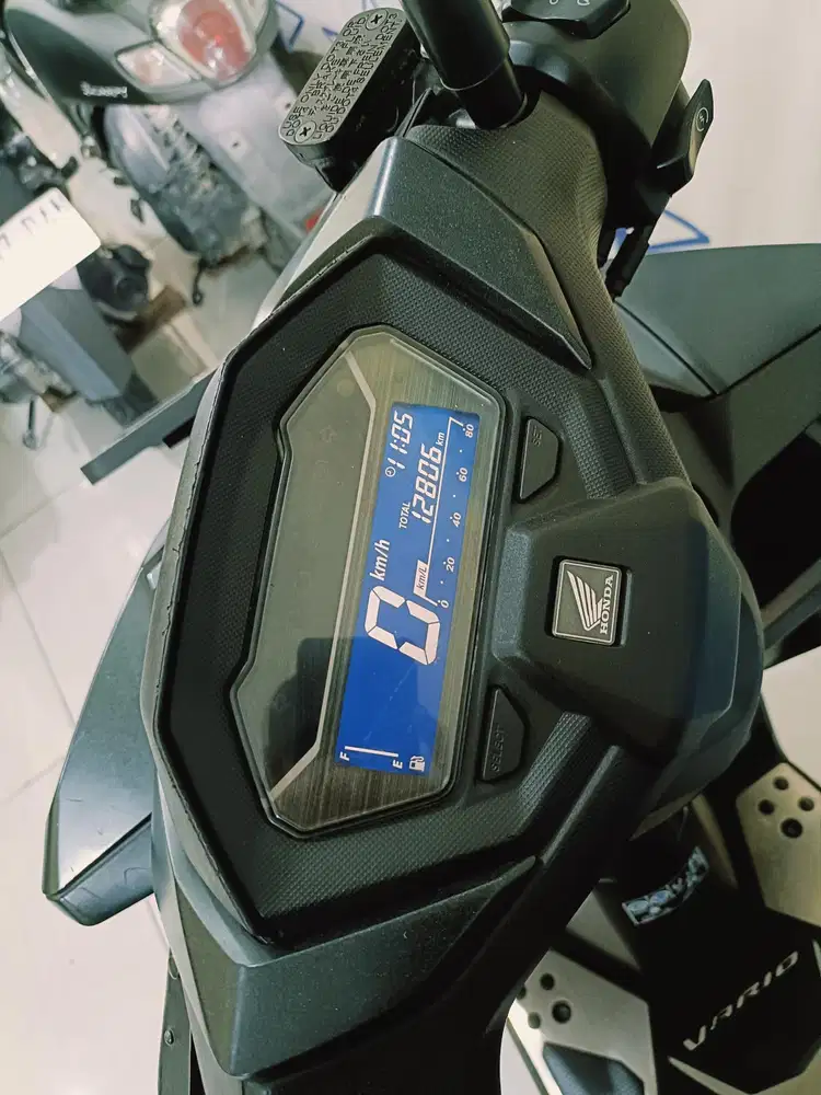VARIO ESP CBS ISS EXCLSV KEYLLES 160 NON ABS 2024 KM LOW BISA KREDIT