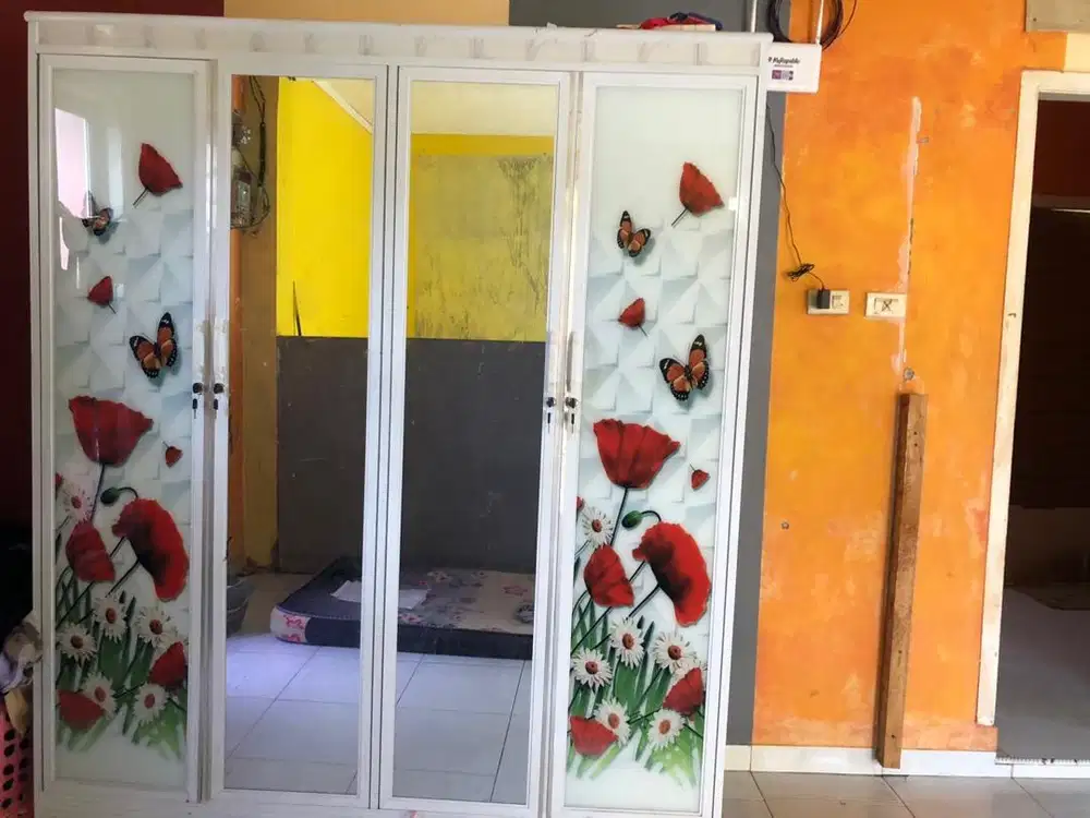 Lemari pakaian masih bagus