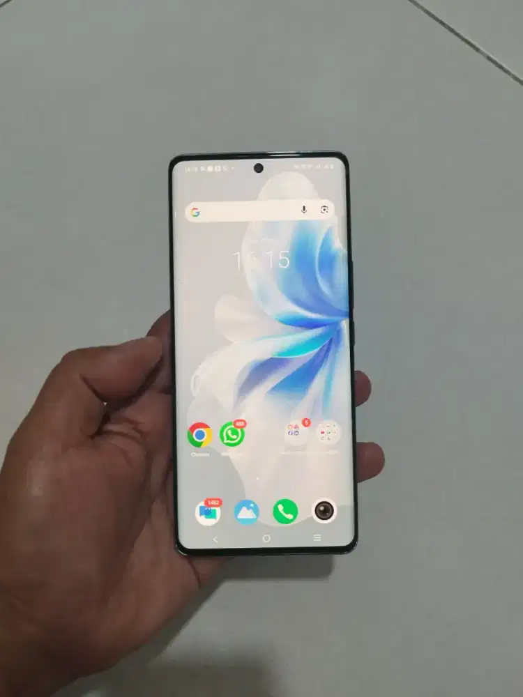 VIVO V30 8/256 Warna Putih