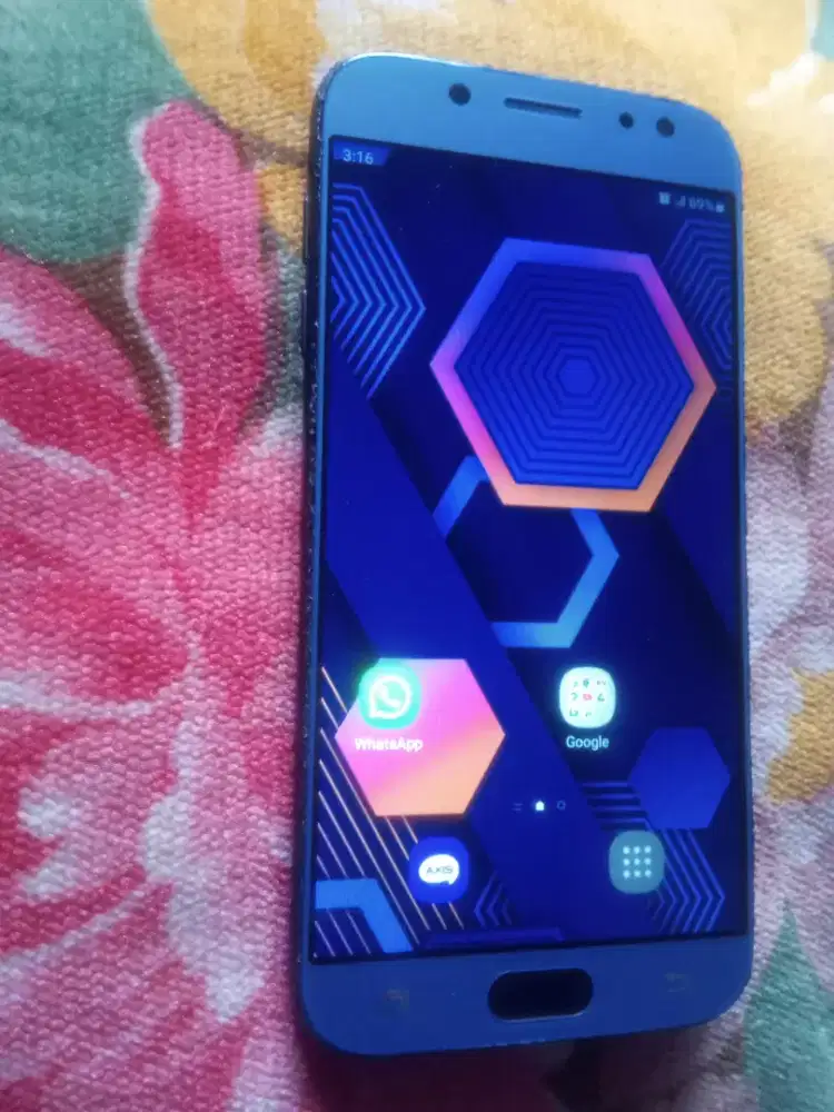 SamsungJ530-Nfc:VersiAndroid-9th.2019,Ram3/32,Batrebaik,KameraJernih