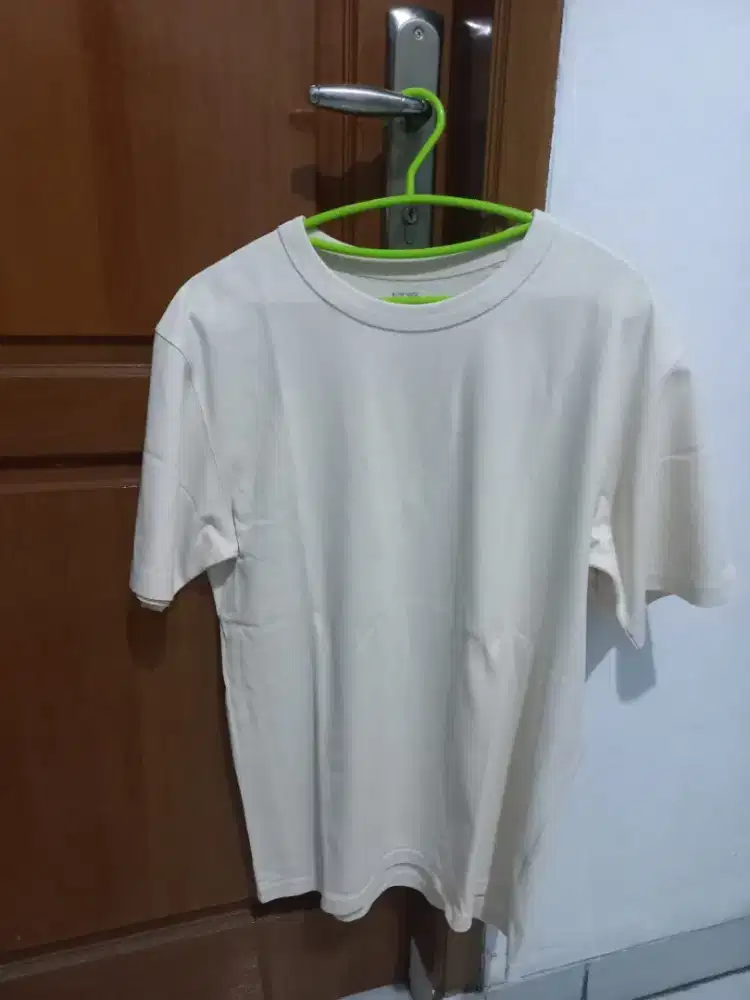 Kaos uniqlo size L