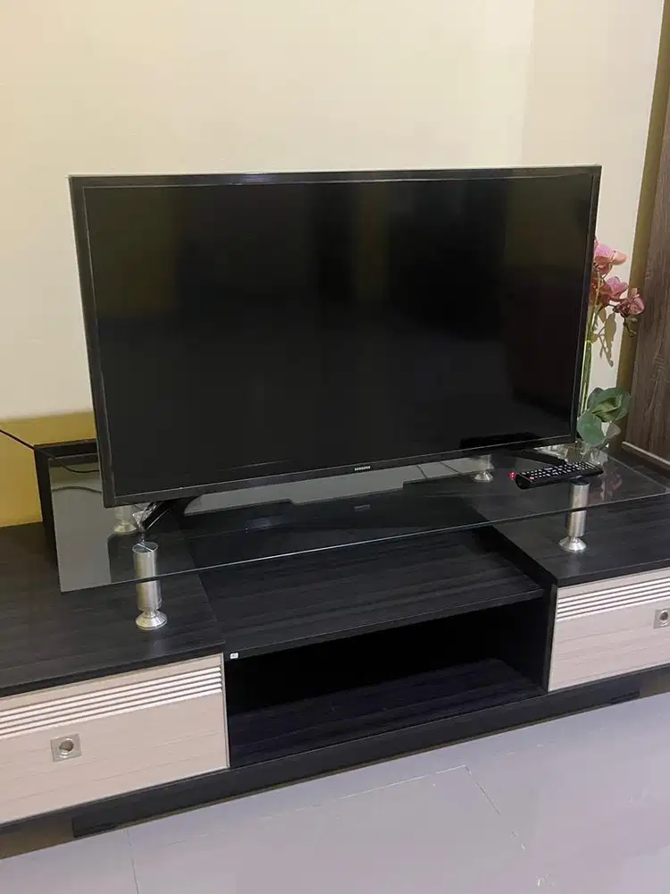 JUAL TV SECOND SAMSUNG N5000 series