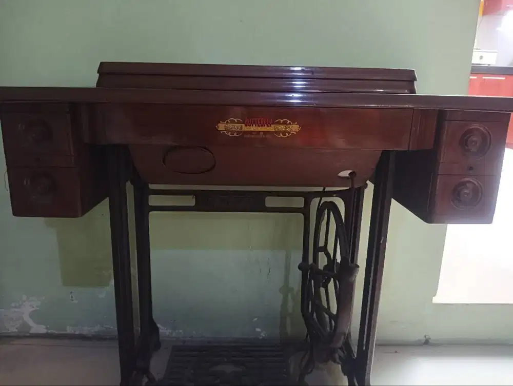 Mesin Jahit Kuno Bekas - Butterfly