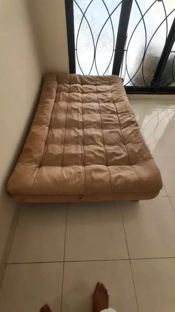 Sofa Bed warna coklat muda