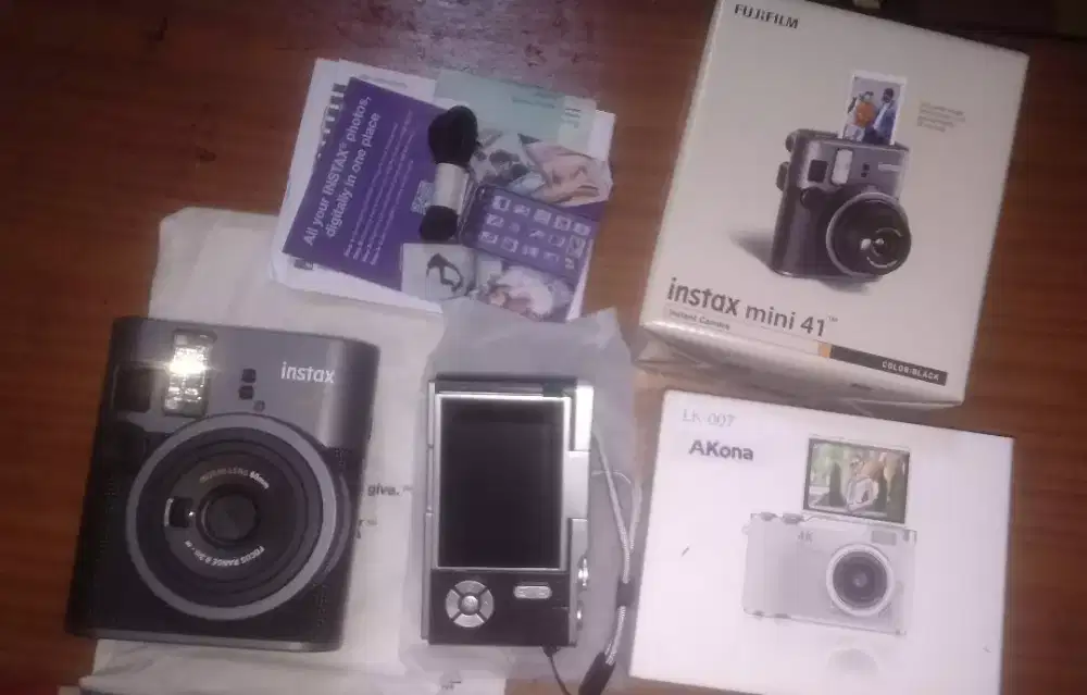 Jual kamera polaroid Fujifilm instax 41 dan Kamera digital akona