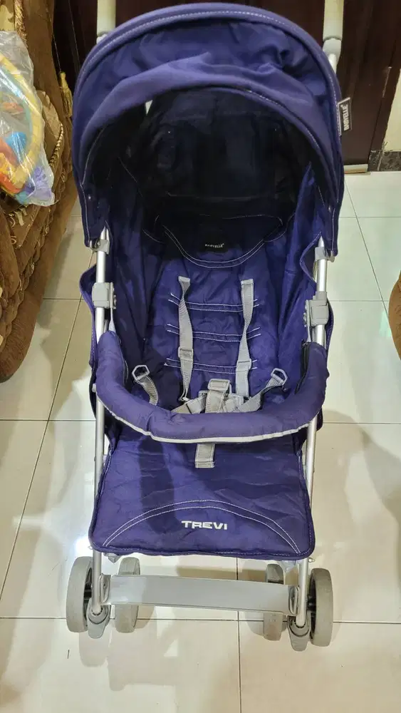Stroller babyelle trevi warna navy dilengkapi tas penyimpanan
