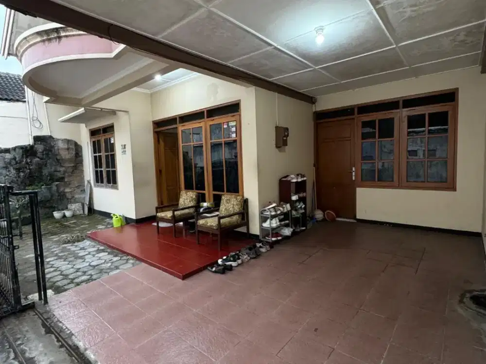 Dijual rumah semi furnish dlm ringroad lingkungan nyaman ,tenang dan aman dekat keberbagai fasum, area gedong kuning rejowinangun jogja