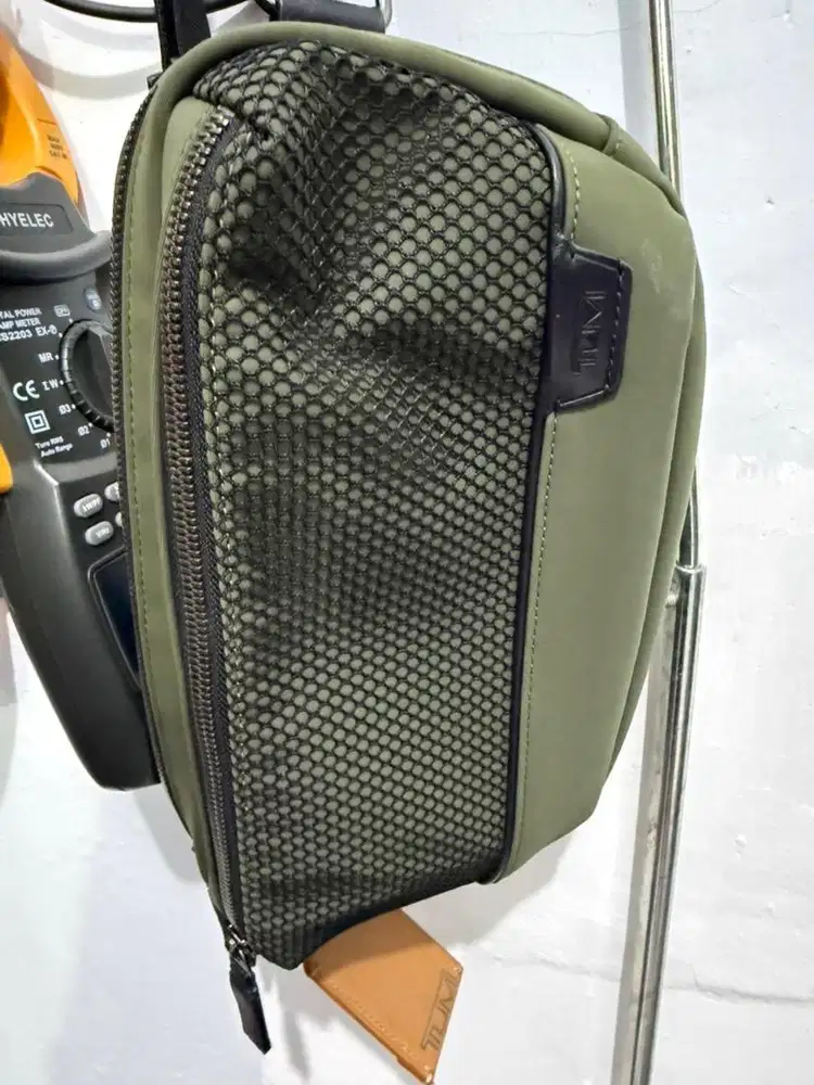 Tas Tumi harison sling