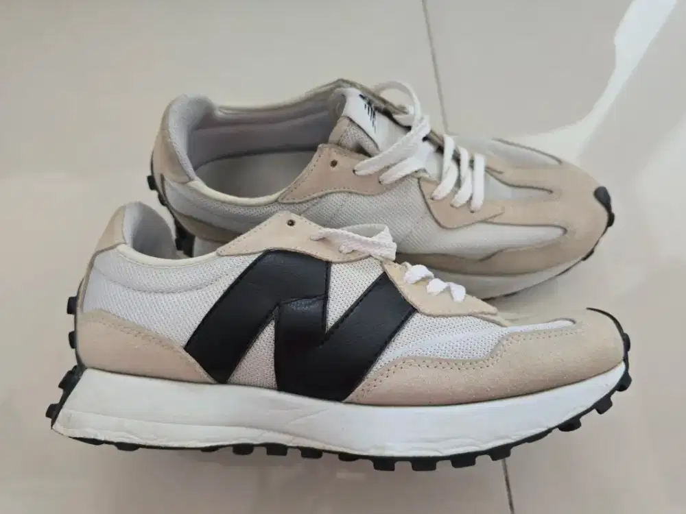 New Balance 327