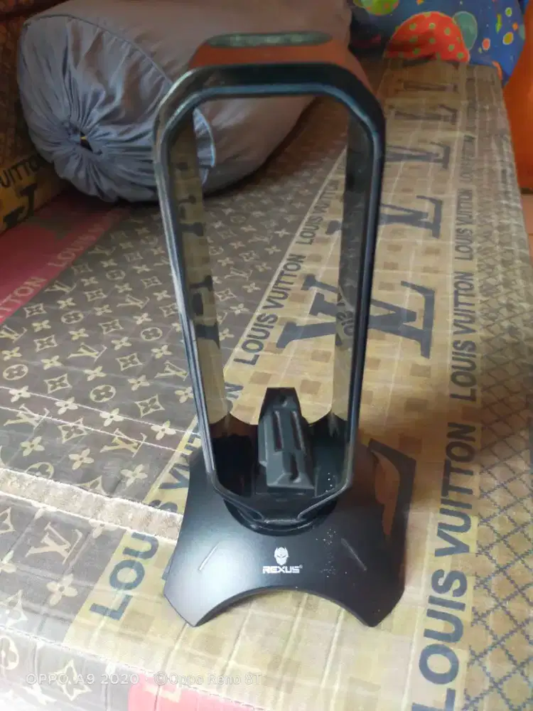 Rexus Bungge J3 Headset Stand RGB