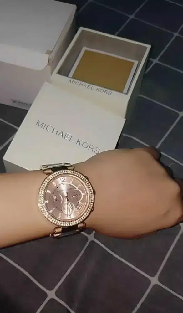 Jual cepat jam tangan Michael Kors wanita