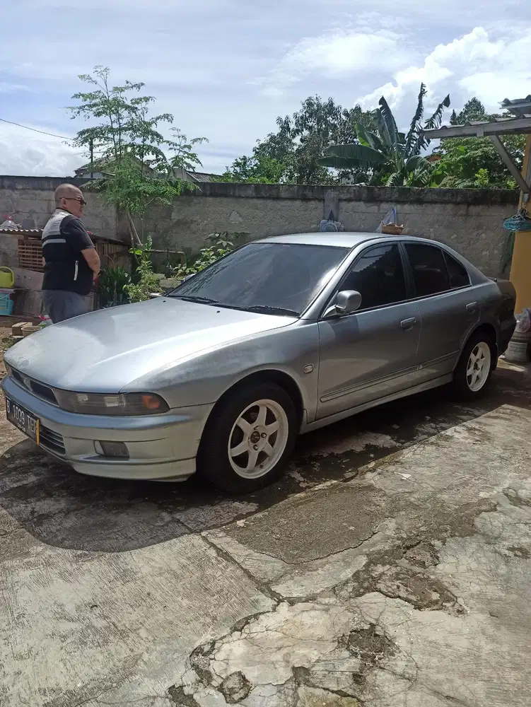 Mitsubishi Galant 2004 Bensin