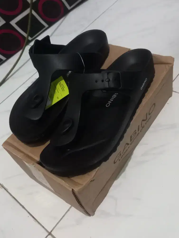 Jual rugi sandal Gabino size 43