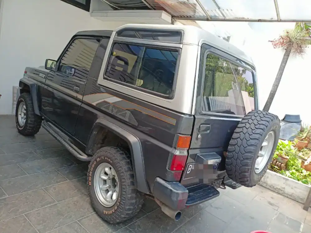 Daihatsu JEEP ROCKY f 75