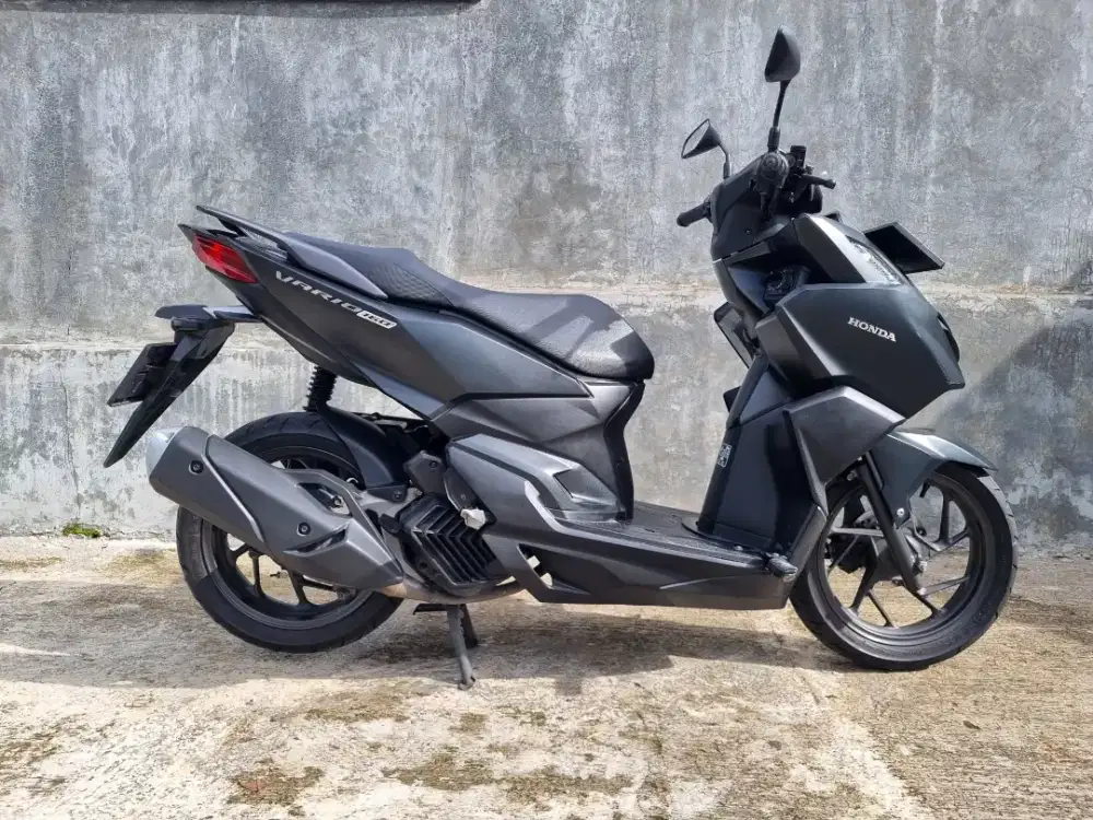 Bismillah dijual honda vario 160 2022 cbs