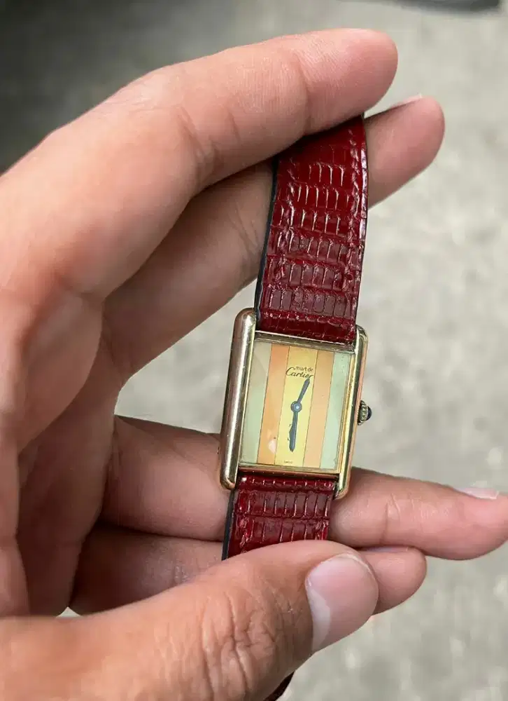 Jam tangan cartier tank dial trinity