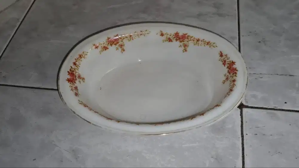 VINTAGE POPE GOSSER FLORENCE (SCALLOPED EDGE) OVAL VEGETABLE BOWL