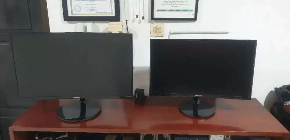 Monitor curved samsung 27 in dan 24 in