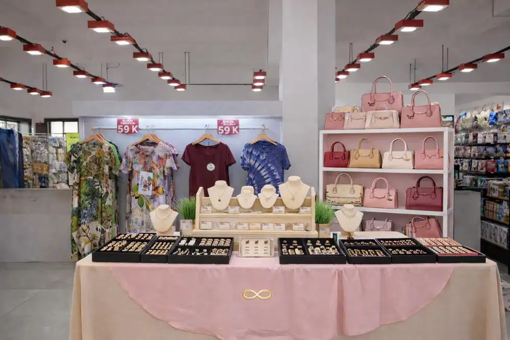 SPG Aksesoris Wanita di SUN KADO