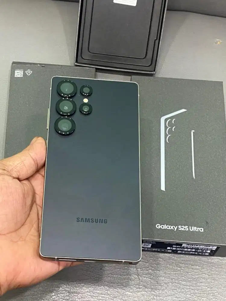 samsung S25 ultra 256gb like new