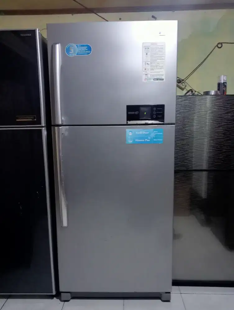 Di jual kulkas LG 2 pintu jumbo masih orisinil pabrik