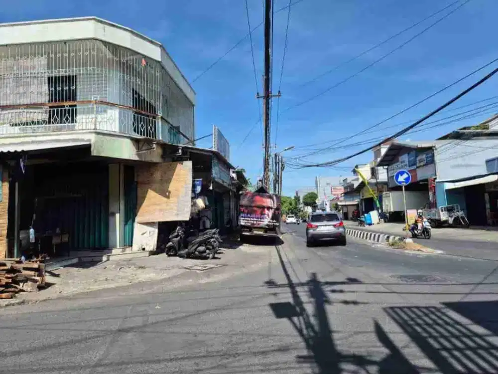 DIJUAL BANGUNAN HITUNG TANAH DI RAYA DARMO INDAH