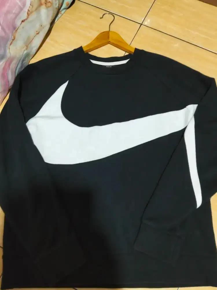 Crewnek Nike big swosh