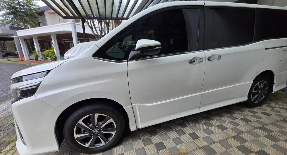 Toyota Voxy 2018 Bensin