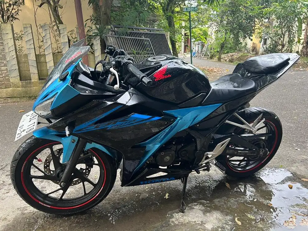Honda CBR 150 R Low KM Mulus