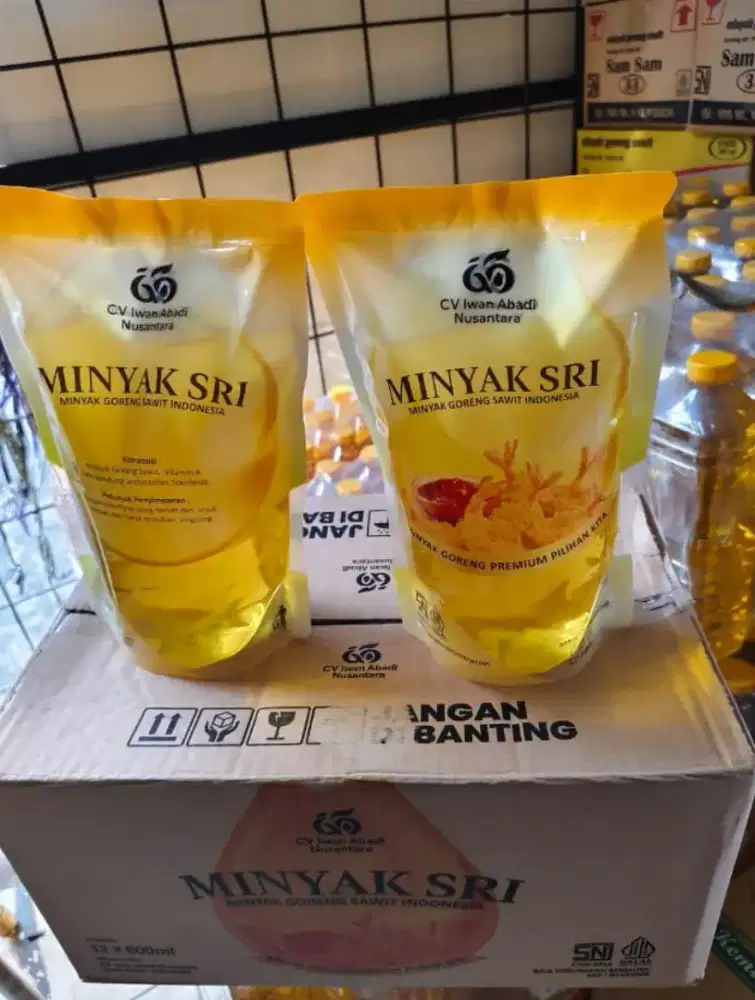 Minyak sri 800ml ,harga perkarton 190rb, isi 12 pcs