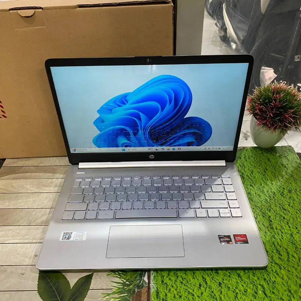 New HP 14s-FQ1135AU Ryzen 5-5500U RAM 8GB SSD 512GB 14FHD Windows 11